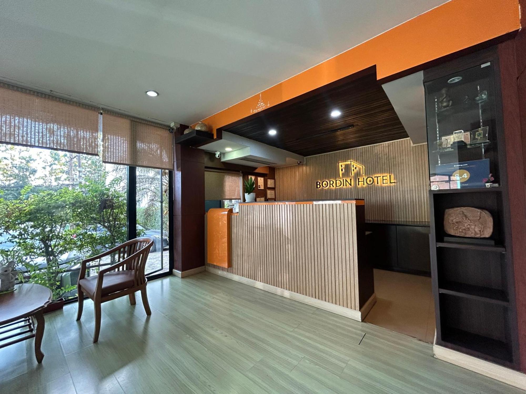 Bordin Hotel Ubon Ratchathani Esterno foto