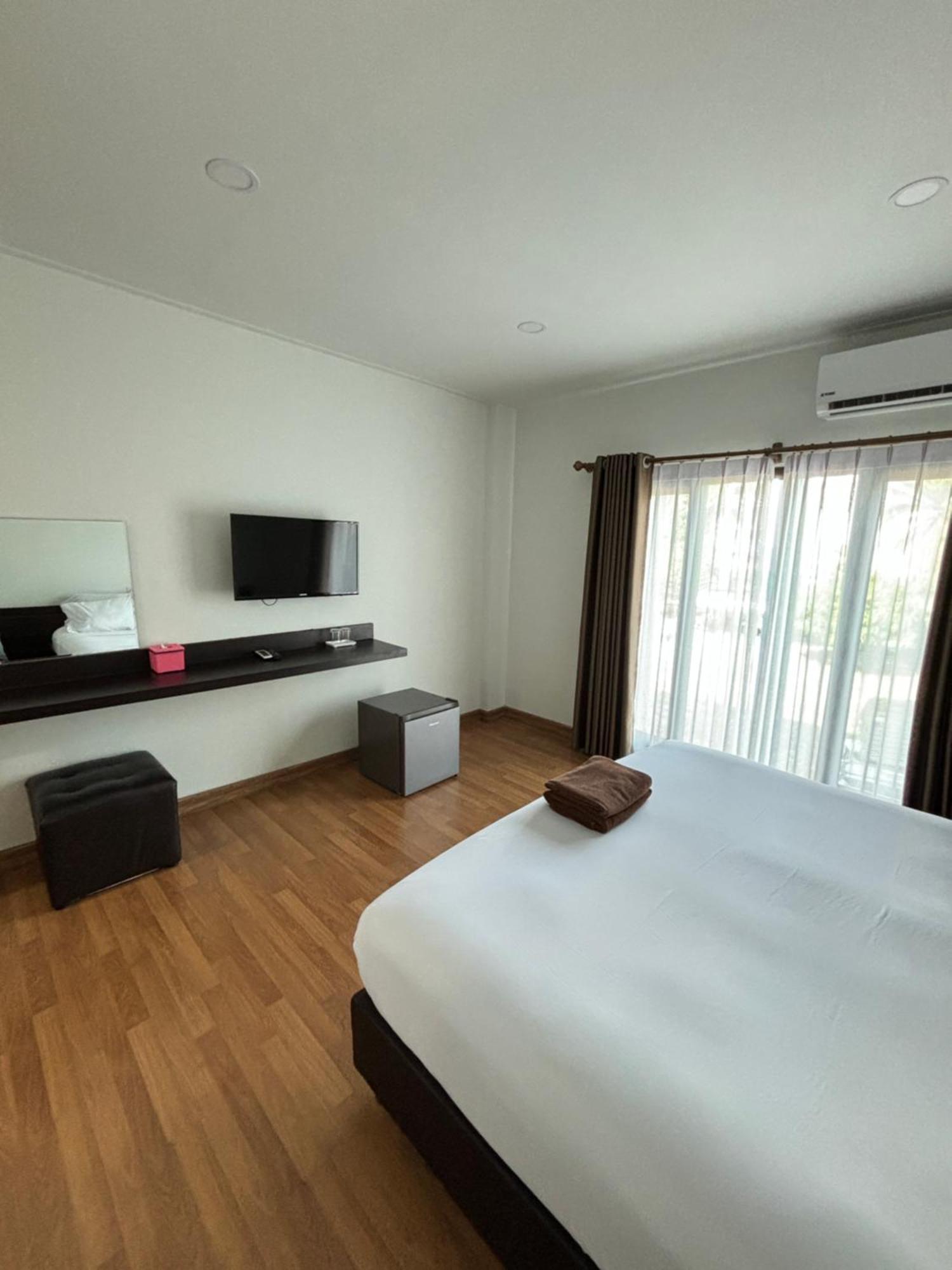 Bordin Hotel Ubon Ratchathani Esterno foto