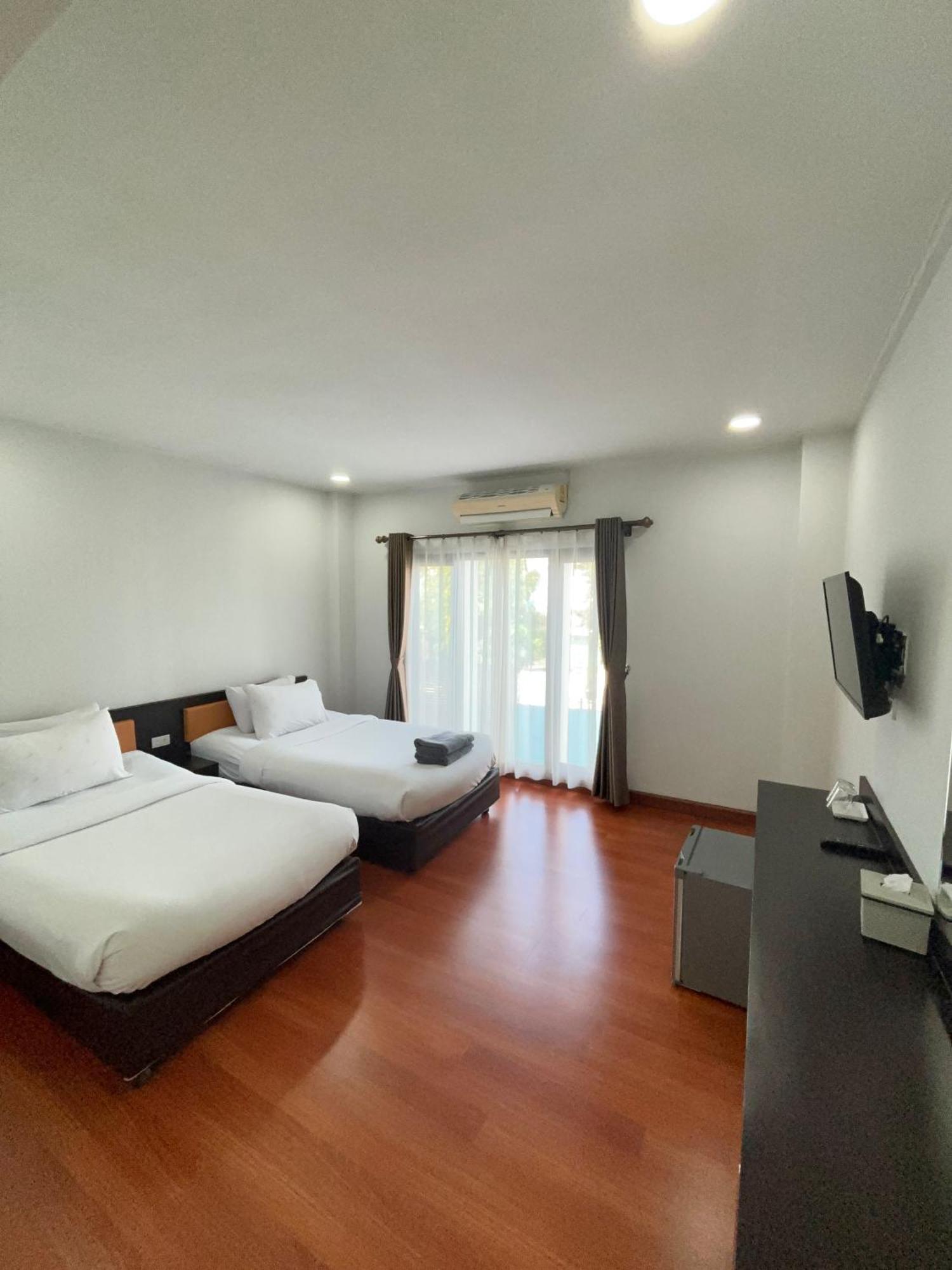 Bordin Hotel Ubon Ratchathani Esterno foto