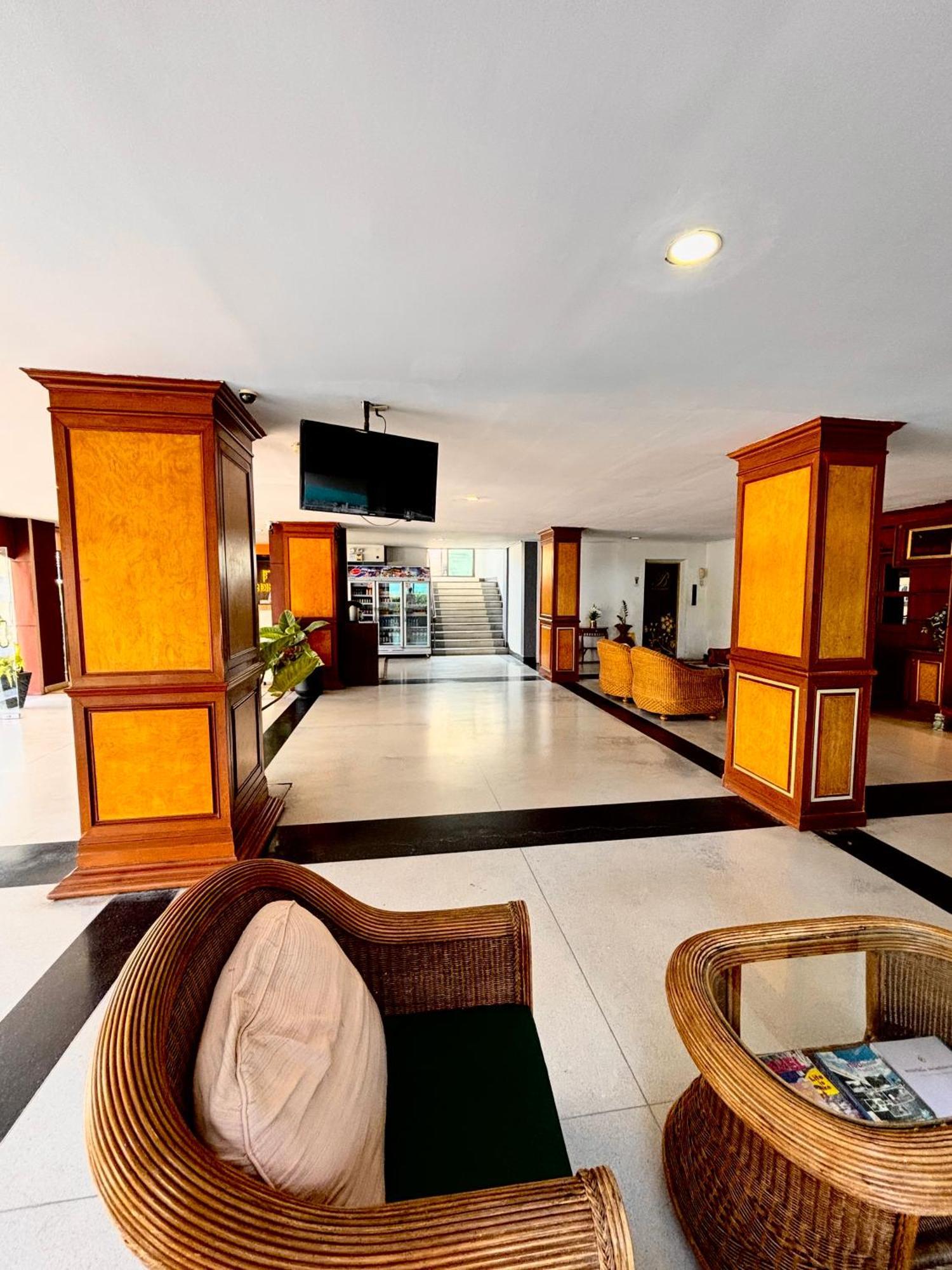 Bordin Hotel Ubon Ratchathani Esterno foto