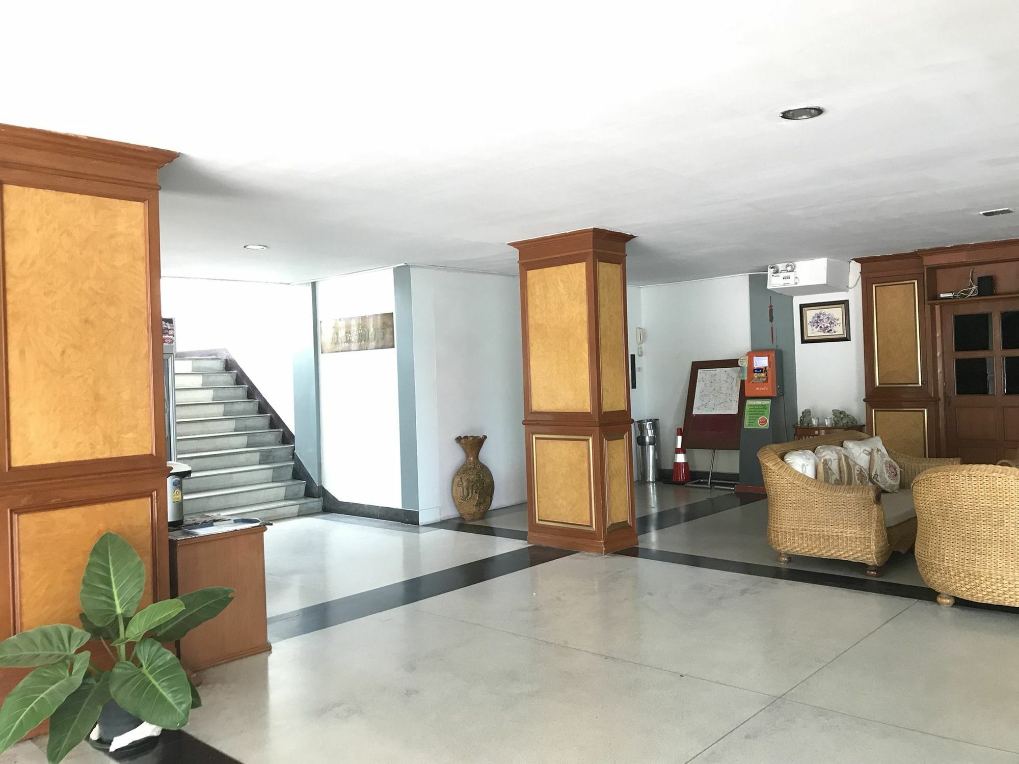 Bordin Hotel Ubon Ratchathani Esterno foto