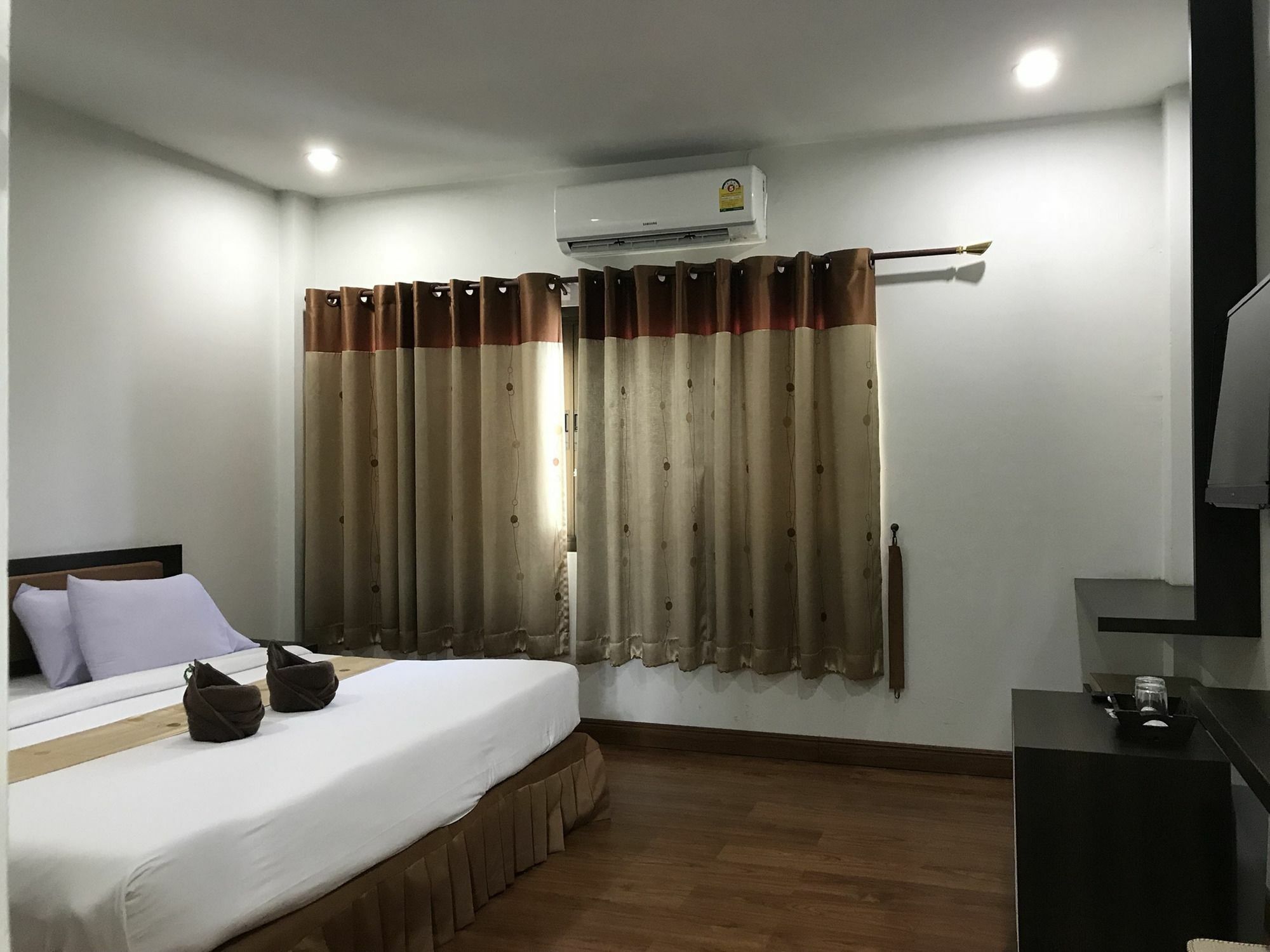 Bordin Hotel Ubon Ratchathani Esterno foto